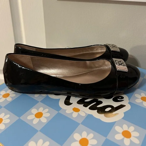 Women’s Shoes Designer Brand Coach London Black Patent Leather Flats Size 6.5 - Picture 2 of 10